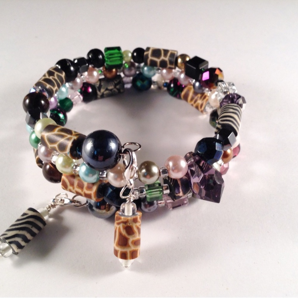 NWT Interchangeable Artisan Memory Wire Bracelet + wire wrapped dangles B101